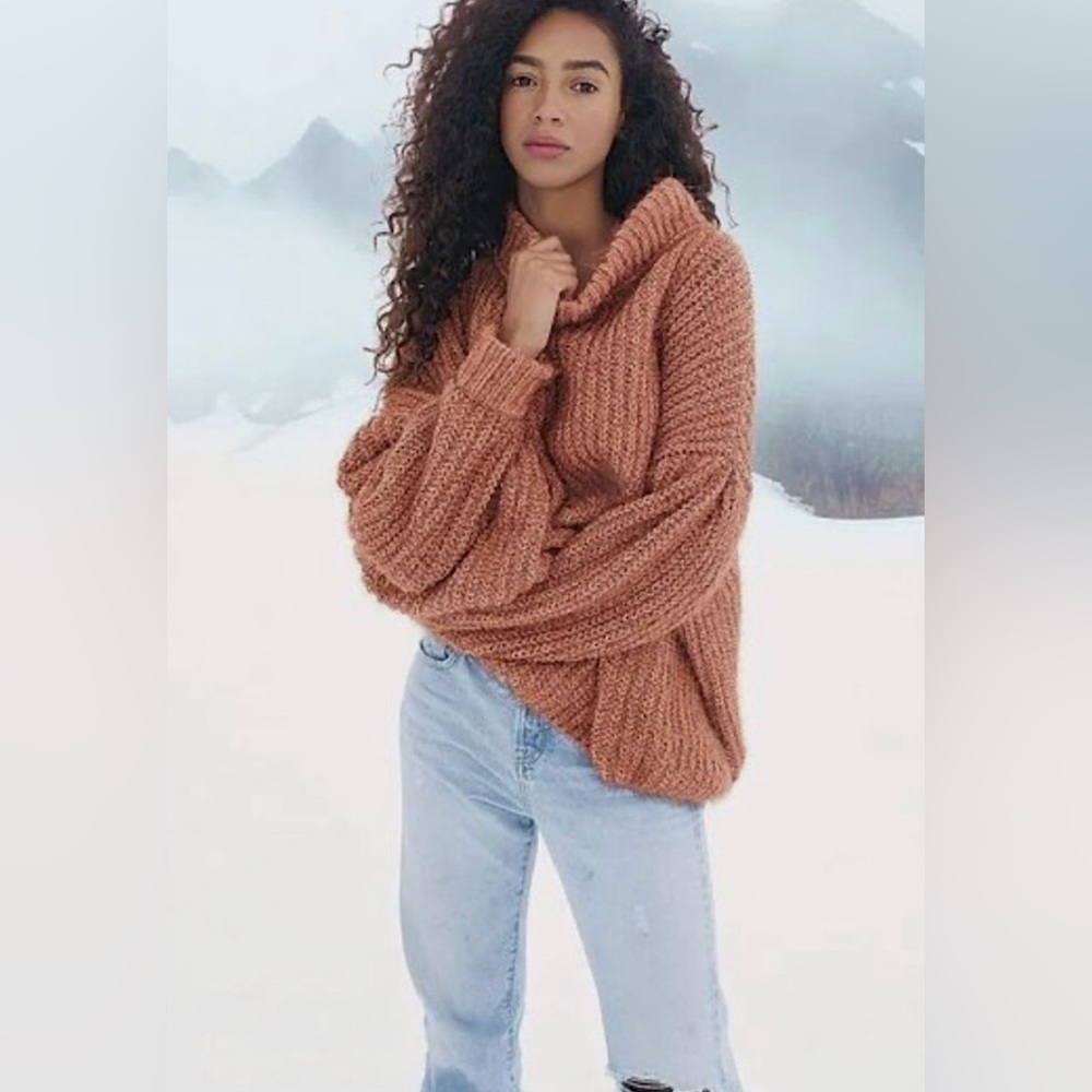 Free people oversized chunky knit sweater loose neck size S